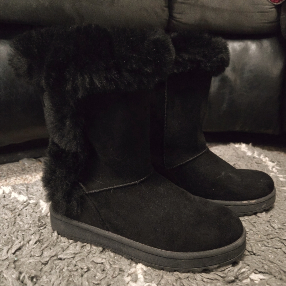 Girls SO boots. Size 3
